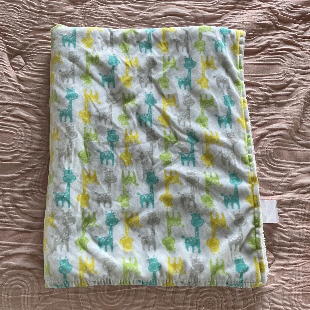 Giraffe Print Sherpa Fleece Baby Blanket Teal Yellow Grey White Nursery Plush - Picture 1 of 4